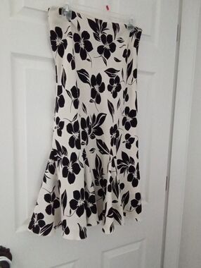 Chapter One Statement Black Floral & Ivory Bias Cut W Flared Hemline Skirt M/L